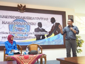 PENINGKATAN KAPASITAS MAHASISWA MELALUI PELATIHAN PKM