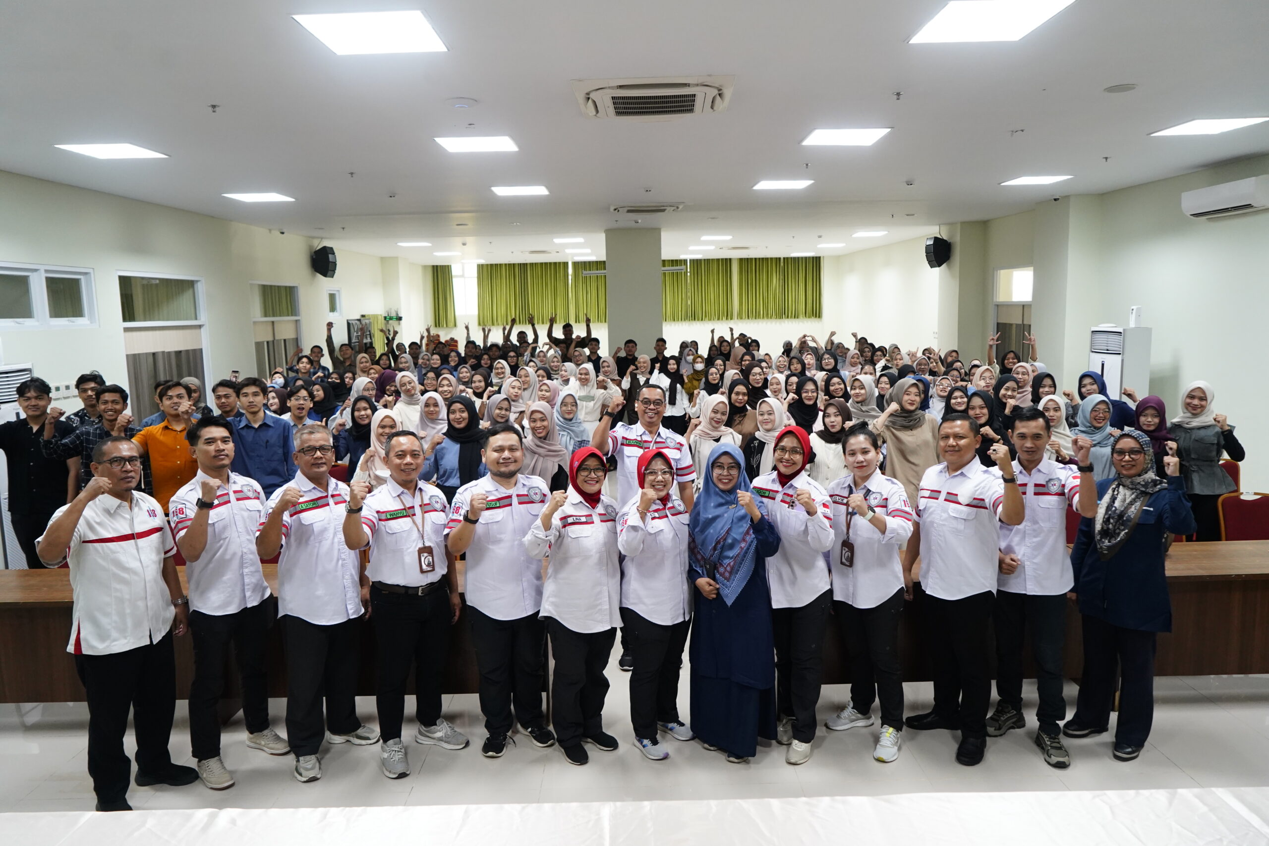 Tingkatkan Kompetensi Mahasiswa, Program Studi Pendidikan Profesi Ners UNIMUS Gelar Pelatihan BTCLS Bersama AGD 118