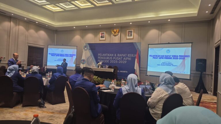 Tiga Dosen FIKKES UNIMUS Resmi Dilantik sebagai Pengurus AIPNI Periode 2025–2029